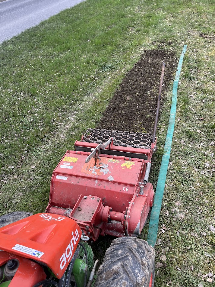 Oporný múr zo strany